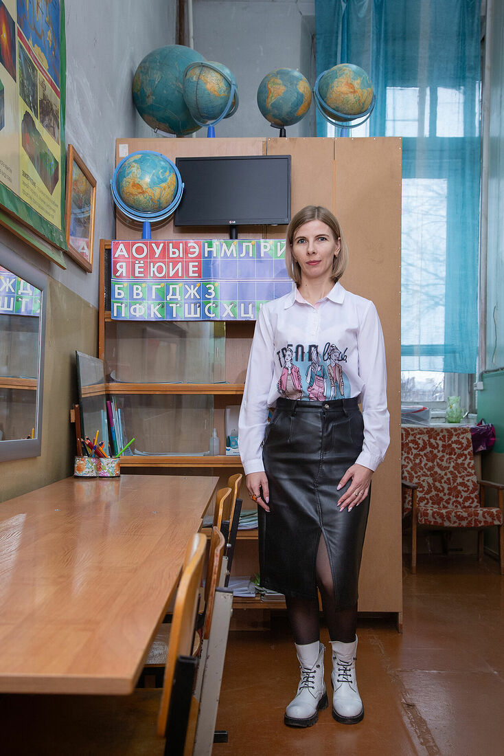 Виктория Игоревна Соловьёва, учитель-логопед МБОУ ООШ 2, основатель и руководитель ЦДР "Тигррруля",
педагогический стаж - 18 лет.
Как дефектолог и многодетная мама, мечтаю, чтобы все дети были здоровы психически и физически, правильно говорили и грамотно писали, а я в свою очередь, им в этом помогаю