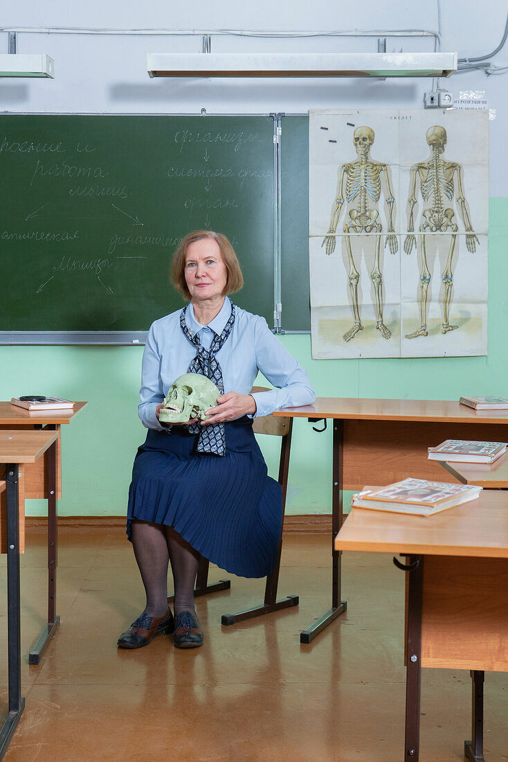  Рябова Марина, 2. 61 год, 3. пед стаж - 39 лет, 4. Специальность: учитель биологии, 5. увлечение: рукоделие, прогулки, путешествия. 6. На пенсии буду путешествовать из города в деревню.